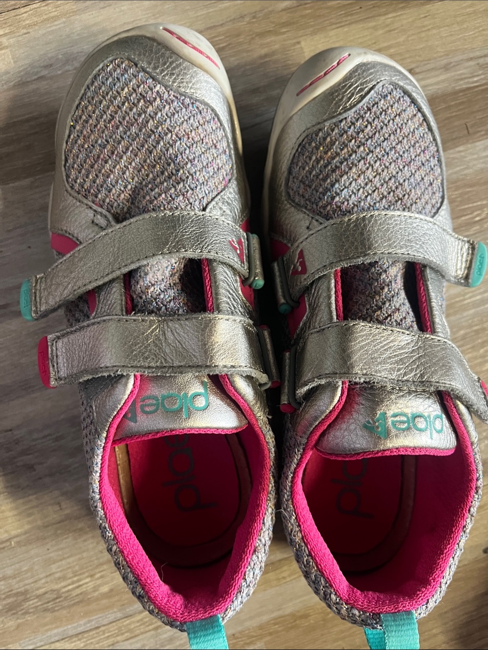 PLAE Kids Metallic Silver Sneakers with Pink & Teal Accents Sz 4